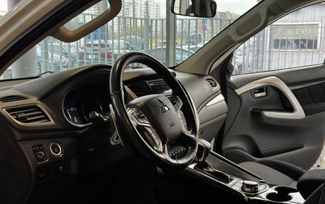 Mitsubishi Pajero Sport III рестайлинг, 2019 год, 3 049 000 рублей, 7 фотография