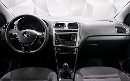 Volkswagen Polo VI (EU Market), 2016 год, 985 000 рублей, 19 фотография