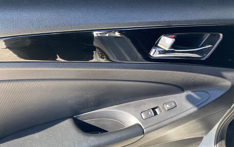 Hyundai Sonata VI, 2011 год, 1 185 000 рублей, 12 фотография