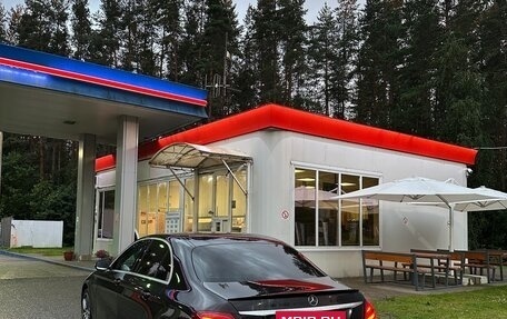 Mercedes-Benz E-Класс, 2019 год, 2 890 000 рублей, 18 фотография