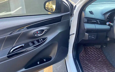 Toyota Yaris XP150 рестайлинг, 2023 год, 1 321 000 рублей, 11 фотография