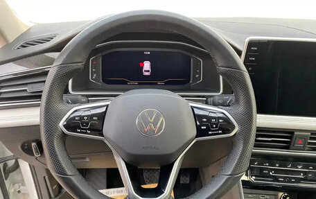 Volkswagen Tiguan II, 2023 год, 2 731 000 рублей, 8 фотография