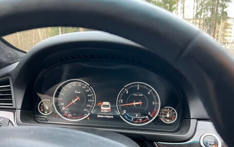 BMW 5 серия, 2014 год, 1 980 000 рублей, 8 фотография