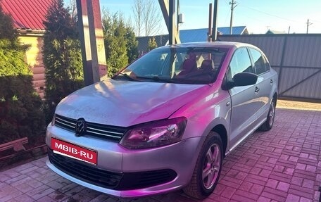 Volkswagen Polo VI (EU Market), 2011 год, 275 000 рублей, 1 фотография
