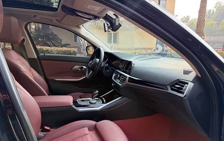 BMW 3 серия, 2022 год, 2 900 000 рублей, 12 фотография