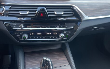 BMW 5 серия, 2018 год, 3 300 000 рублей, 14 фотография