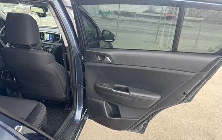 KIA Sportage IV рестайлинг, 2019 год, 2 250 000 рублей, 23 фотография