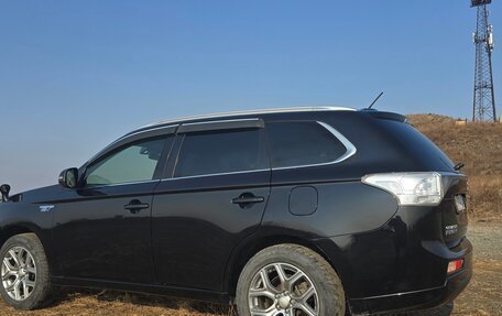 Mitsubishi Outlander III рестайлинг 3, 2014 год, 1 580 000 рублей, 5 фотография