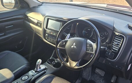 Mitsubishi Outlander III рестайлинг 3, 2014 год, 1 580 000 рублей, 9 фотография