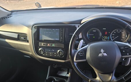Mitsubishi Outlander III рестайлинг 3, 2014 год, 1 580 000 рублей, 12 фотография