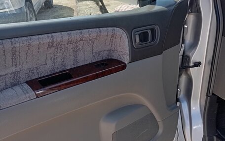 Nissan Elgrand I, 2001 год, 620 000 рублей, 8 фотография