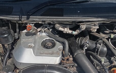 Nissan Elgrand I, 2001 год, 620 000 рублей, 14 фотография