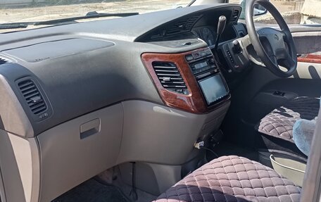 Nissan Elgrand I, 2001 год, 620 000 рублей, 11 фотография