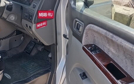 Nissan Elgrand I, 2001 год, 620 000 рублей, 13 фотография