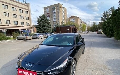 Hyundai Elantra, 2023 год, 2 300 000 рублей, 2 фотография