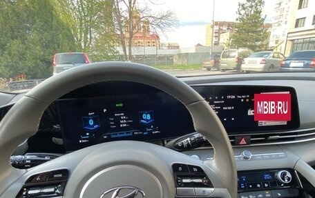 Hyundai Elantra, 2023 год, 2 300 000 рублей, 10 фотография