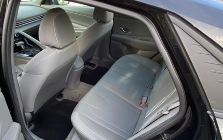 Hyundai Elantra, 2023 год, 2 300 000 рублей, 14 фотография