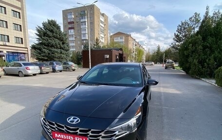 Hyundai Elantra, 2023 год, 2 300 000 рублей, 15 фотография