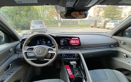 Hyundai Elantra, 2023 год, 2 300 000 рублей, 22 фотография