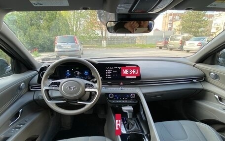 Hyundai Elantra, 2023 год, 2 300 000 рублей, 18 фотография