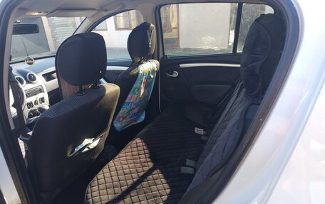 Renault Sandero I, 2012 год, 650 000 рублей, 4 фотография