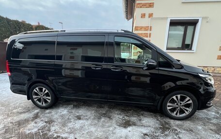 Mercedes-Benz V-Класс, 2018 год, 6 100 000 рублей, 4 фотография