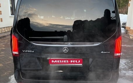 Mercedes-Benz V-Класс, 2018 год, 6 100 000 рублей, 10 фотография