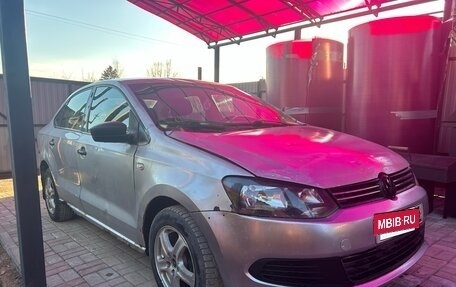 Volkswagen Polo VI (EU Market), 2011 год, 275 000 рублей, 2 фотография