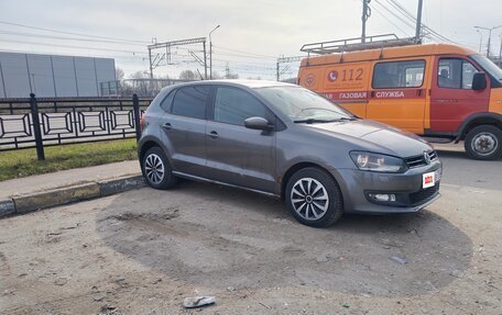 Volkswagen Polo VI (EU Market), 2011 год, 720 000 рублей, 2 фотография