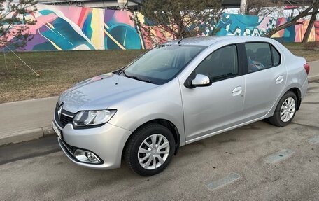 Renault Logan II, 2015 год, 700 000 рублей, 3 фотография