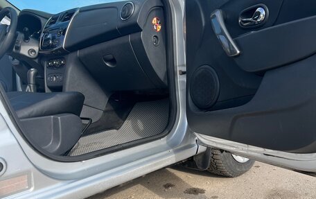 Renault Logan II, 2015 год, 700 000 рублей, 14 фотография