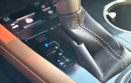 Lexus RX IV рестайлинг, 2017 год, 4 200 000 рублей, 23 фотография