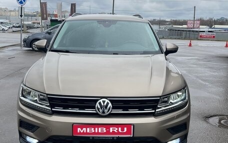 Volkswagen Tiguan II, 2020 год, 2 450 000 рублей, 1 фотография