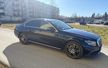 Mercedes-Benz E-Класс, 2017 год, 3 500 000 рублей, 8 фотография