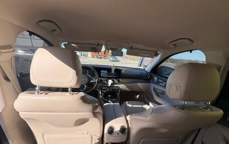 Mercedes-Benz E-Класс, 2017 год, 3 500 000 рублей, 14 фотография