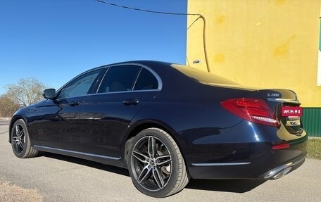 Mercedes-Benz E-Класс, 2017 год, 3 500 000 рублей, 6 фотография