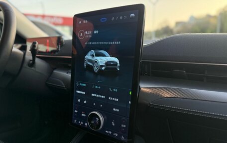 Ford Mustang Mach-E I, 2022 год, 4 990 000 рублей, 10 фотография