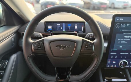 Ford Mustang Mach-E I, 2022 год, 4 990 000 рублей, 8 фотография