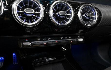 Mercedes-Benz CLA, 2021 год, 2 990 000 рублей, 19 фотография