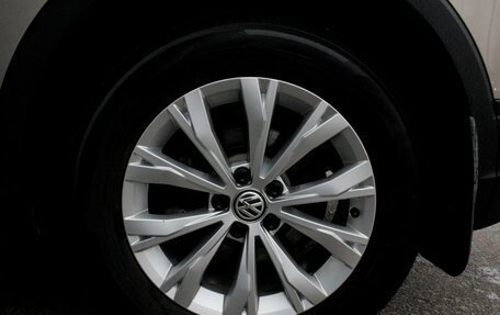 Volkswagen Tiguan II, 2019 год, 2 445 000 рублей, 5 фотография