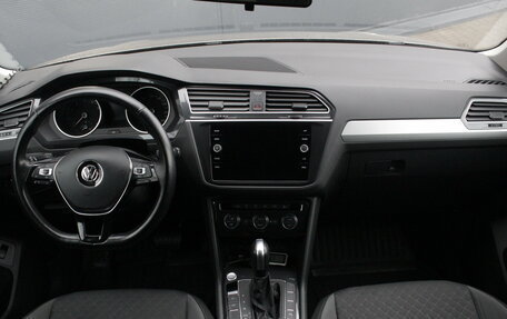 Volkswagen Tiguan II, 2019 год, 2 445 000 рублей, 8 фотография