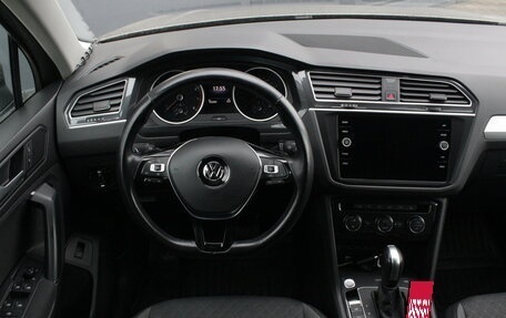 Volkswagen Tiguan II, 2019 год, 2 445 000 рублей, 7 фотография