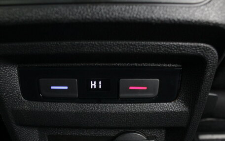 Volkswagen Tiguan II, 2019 год, 2 445 000 рублей, 23 фотография