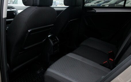 Volkswagen Tiguan II, 2019 год, 2 445 000 рублей, 21 фотография