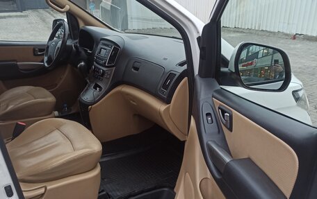 Hyundai H-1 II рестайлинг, 2019 год, 2 690 000 рублей, 5 фотография