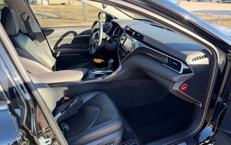 Toyota Camry, 2019 год, 2 860 000 рублей, 10 фотография