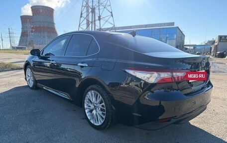 Toyota Camry, 2019 год, 2 860 000 рублей, 5 фотография