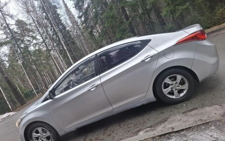 Hyundai Avante, 2012 год, 690 000 рублей, 2 фотография