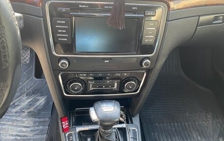 Skoda Superb III рестайлинг, 2011 год, 900 000 рублей, 13 фотография