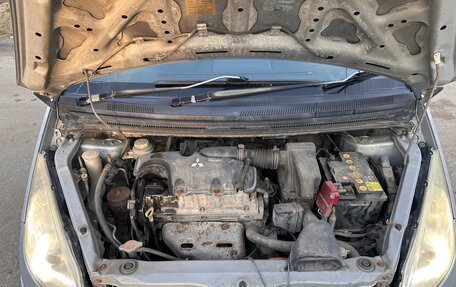 Mitsubishi Colt VI рестайлинг, 2003 год, 350 000 рублей, 5 фотография